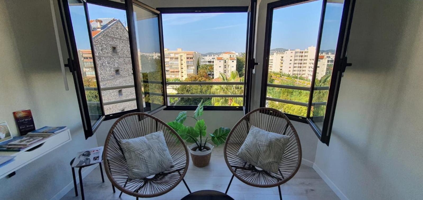 Beautiful Apartment Design Next To The Sea 앙티브 외부 사진
